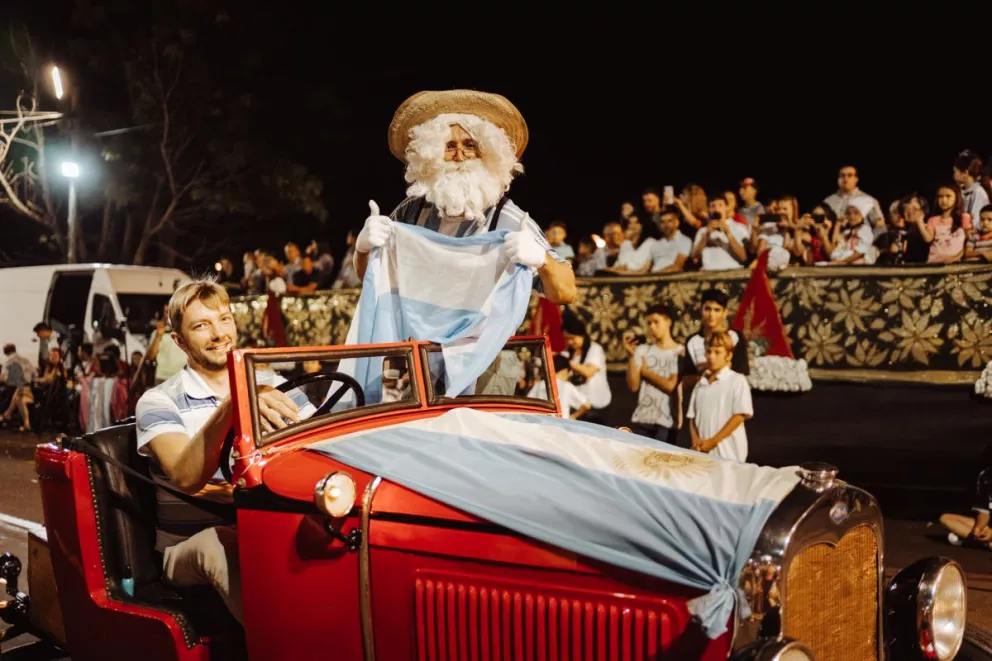 La Fiesta de la Navidad de Leandro N. Alem cerró con festejo mundialista