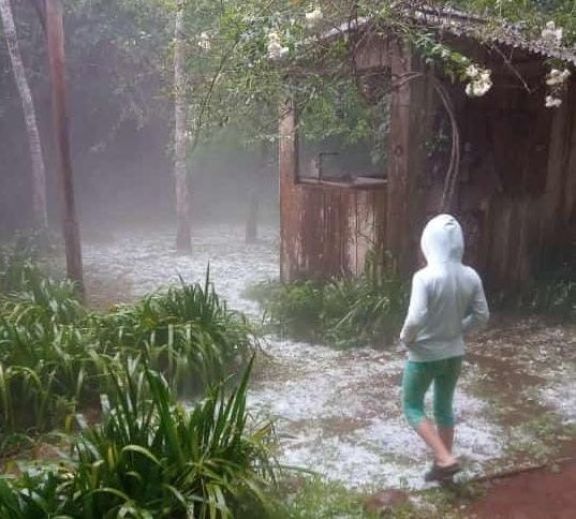 Varias viviendas fueron afectadas por la fuerte granizada en El Soberbio