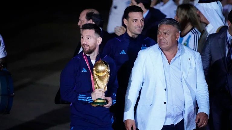 La llegada de los campeones del Mundo al país y el comienzo de los festejos