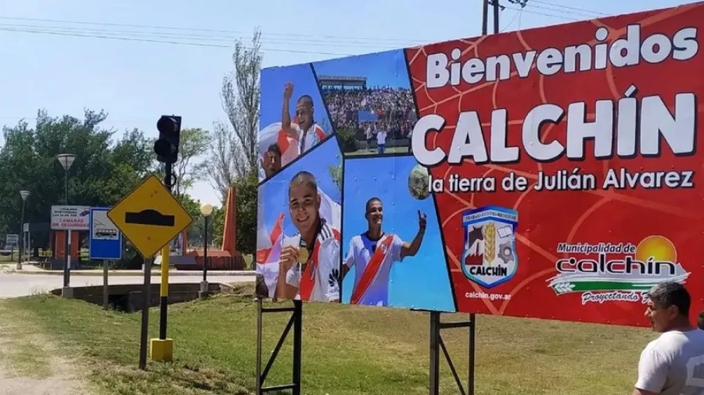 Homenaje a los campeones: Julián Álvarez será recibido en Calchín como ...