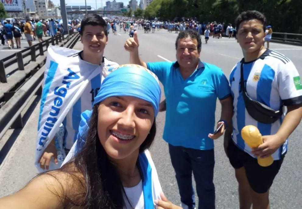 Candelaria: la aventura de tres hermanos para recibir al plantel argentino en Buenos Aires