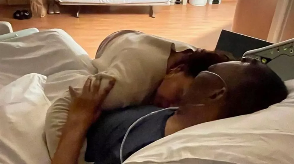 “Una noche más juntos”: la hija de Pelé compartió una foto con él desde el hospital 