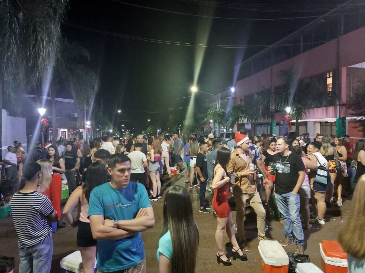 Noche de la juventud concluida con éxito en Capioví y Jardín América