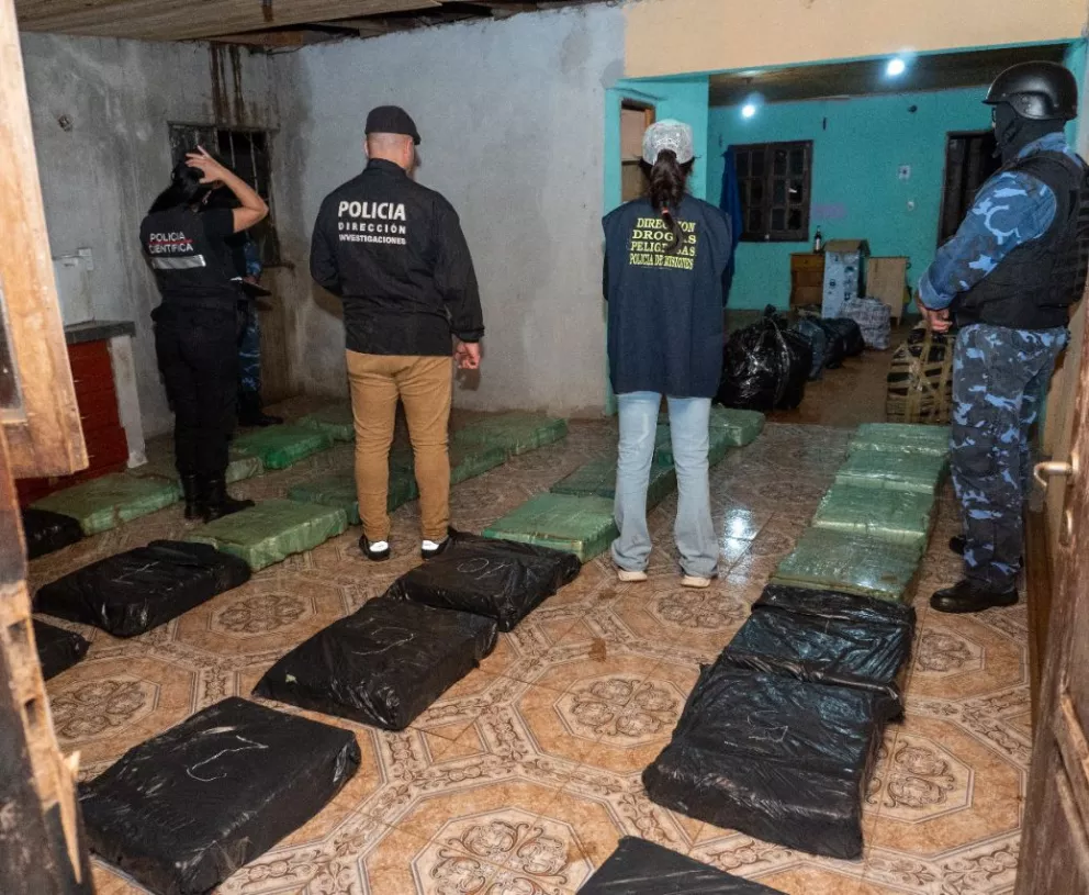 Garupá: incautaron más 600 kilos de marihuana ocultos en un presunto aguantadero de motos