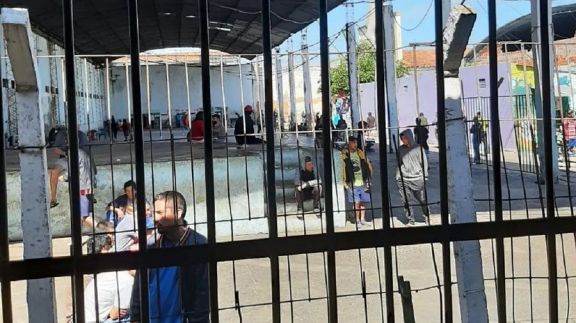 Denuncian hacinamiento y abuso de la prisión preventiva en las cárceles de Paraguay
