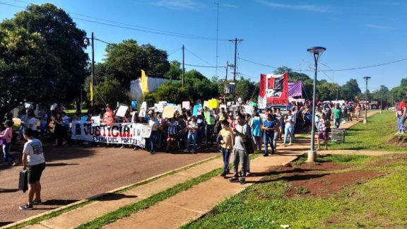 La comunidad de Azara marchó pidiendo justicia para Emanuel Portillo
