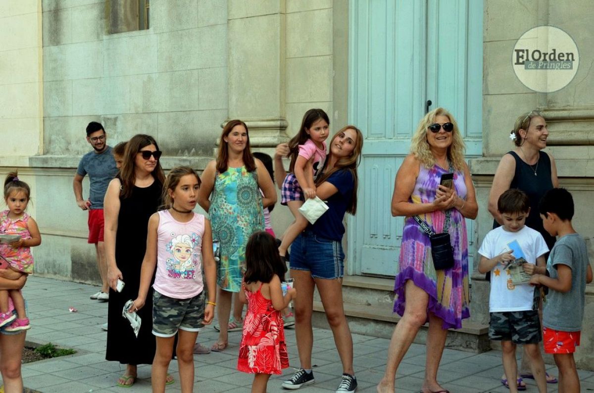 Cálida y emotiva travesía de los Reyes Magos.