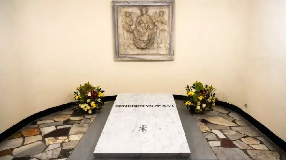 El Vaticano ya permite visitas a la tumba de Benedicto XVI 