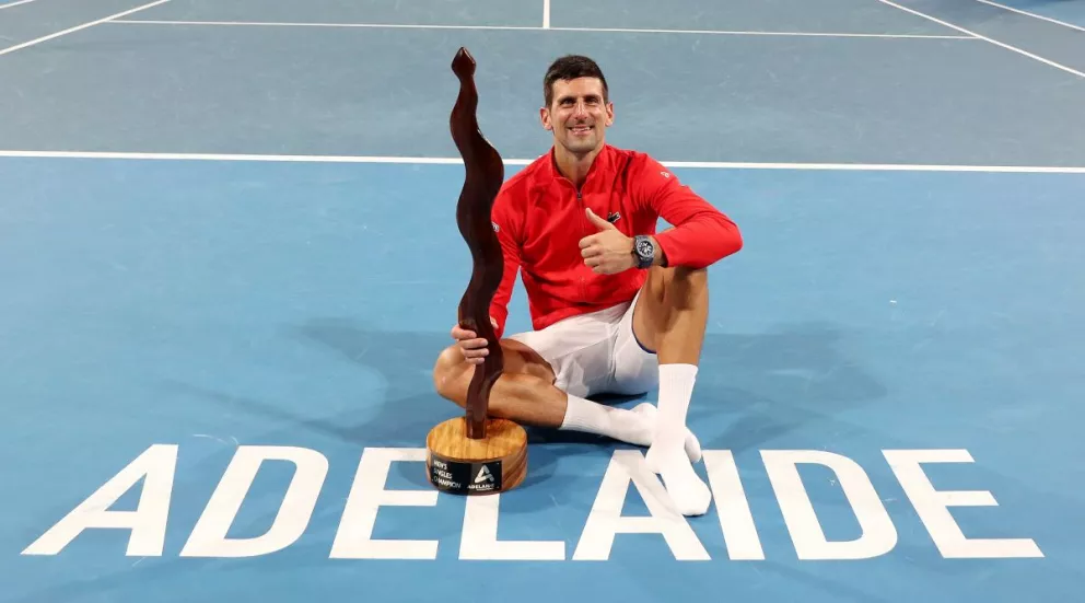 Djokovic festejó su primer título de la temporada en Adelaida 