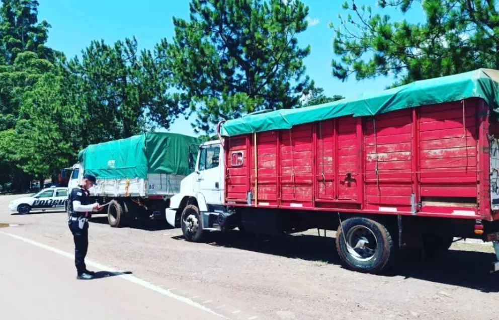 Secuestran ocho camiones con carga de granos que evadieron controles de ingreso a Misiones 
