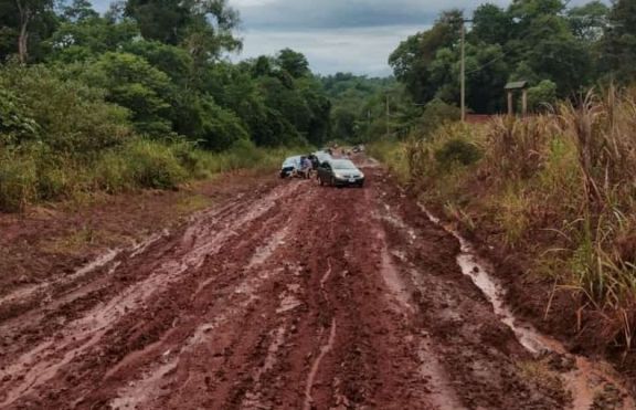 Vecinos de Iguazú preocupados por el estado de los caminos luego de intensas lluvias
