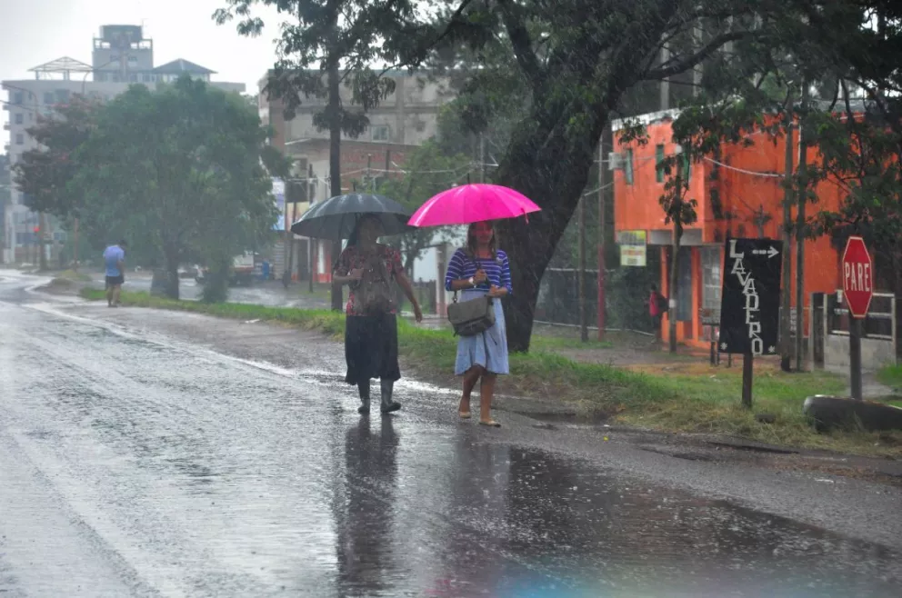 Misiones y el norte de Corrientes continúan bajo alerta amarilla por tormentas
