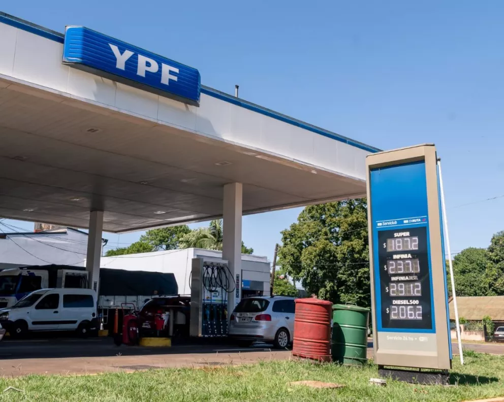 YPF también anunció aumentos en sus combustibles 