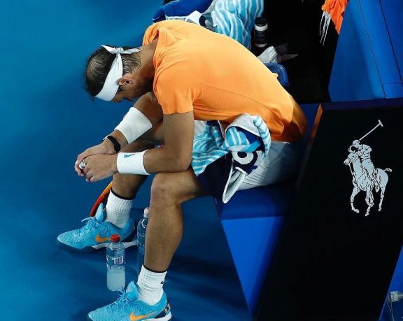 Nadal sufrió una lesión, quedó afuera de Australia y dijo estar “cansado de todo”