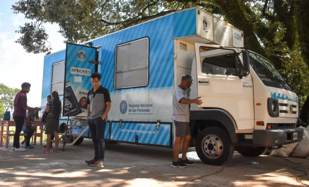 El P.A.S. Interior llegó a Mojón Grande con nuevo camión del Registro de las Personas