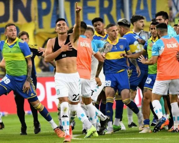 Amnistía en el fútbol argentino: los jugadores que recibieron hasta tres fechas fueron perdonados