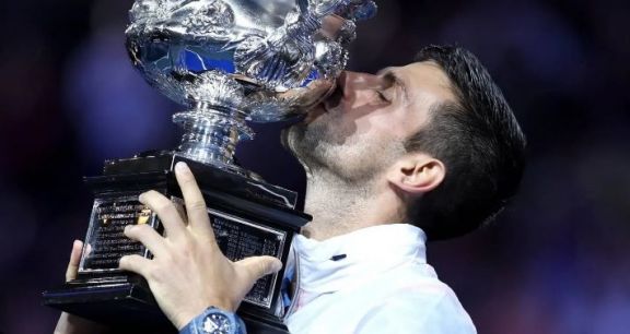 Djokovic venció a Tsitsipas y se consagró campeón del Australian Open