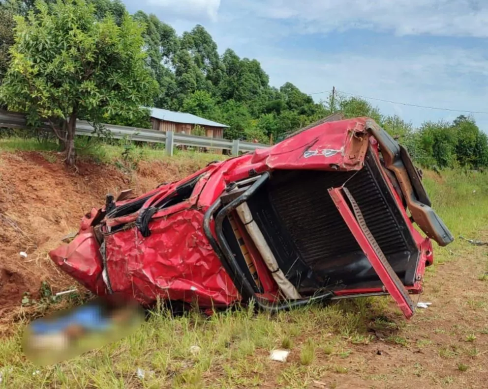 San Vicente: dos muertos al despistar una camioneta en la ruta 221