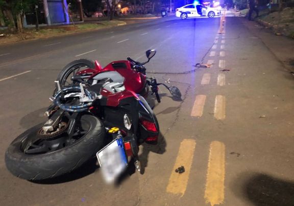 Un motocicleta resultó lesionado tras caer por esquivar a un perro en Posadas