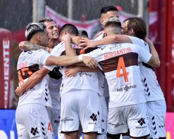 Liga Profesional: Platense pisó fuerte en Avellaneda y derrotó 2-1 a Independiente