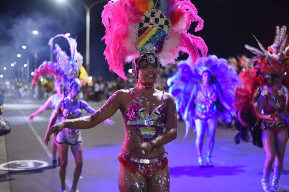 Los carnavales posadeños se viven a pleno en el corsódromo del Parque de las Fiestas