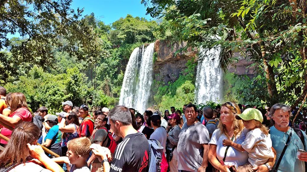 Más de 16.500 turistas ya visitaron Cataratas durante el fin de semana largo