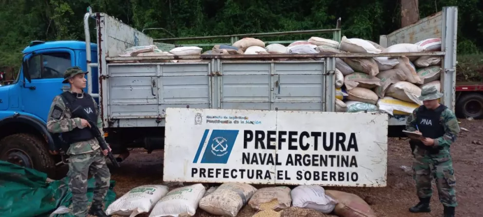 Prefectura secuestró más de nueve toneladas de soja en El Soberbio 