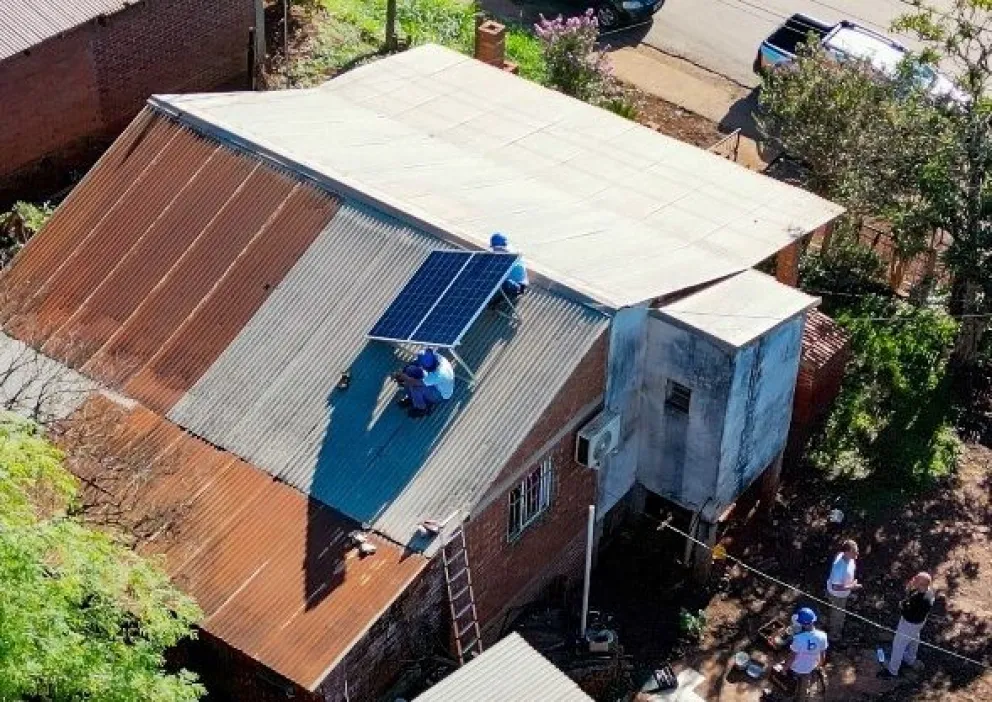 Eldorado: instalaron paneles solares en la casa del paciente electrodependiente