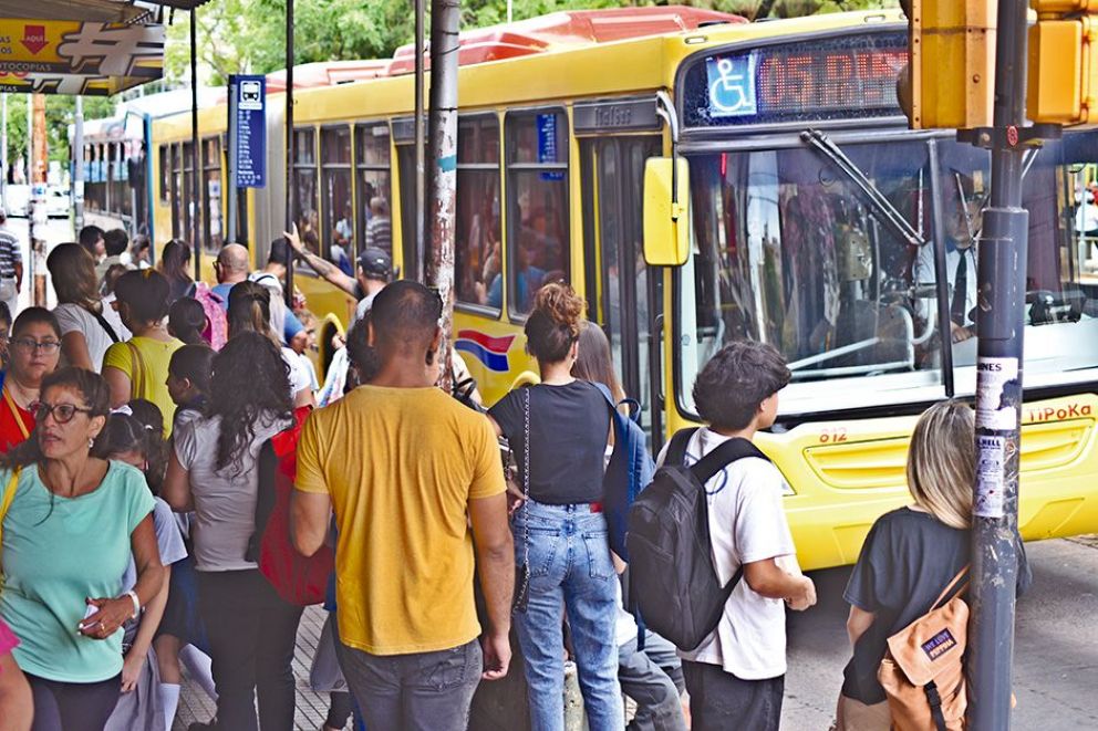 Con el inicio de las clases, crecen las quejas contra el transporte urbano