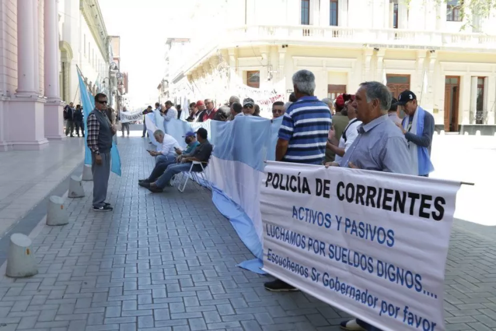Corrientes: retirados de la policía piden mejoras en sus haberes