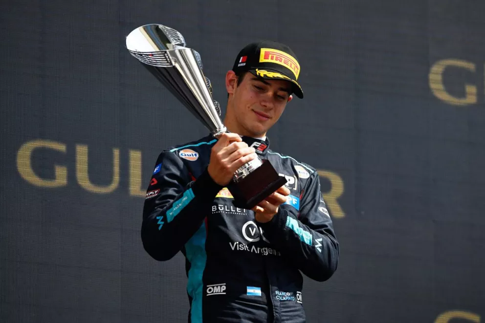 Colapinto hizo podio en la Sprint Race de la Fórmula 3 en Bahrein