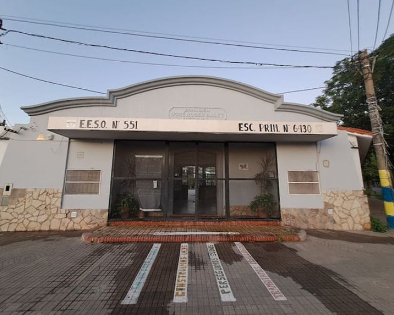 Rosario: mataron a dos jóvenes y balearon una escuela donde trabajaba una portera narco Rosario: mataron a dos jóvenes y balearon una escuela donde trabajaba una portera narco
