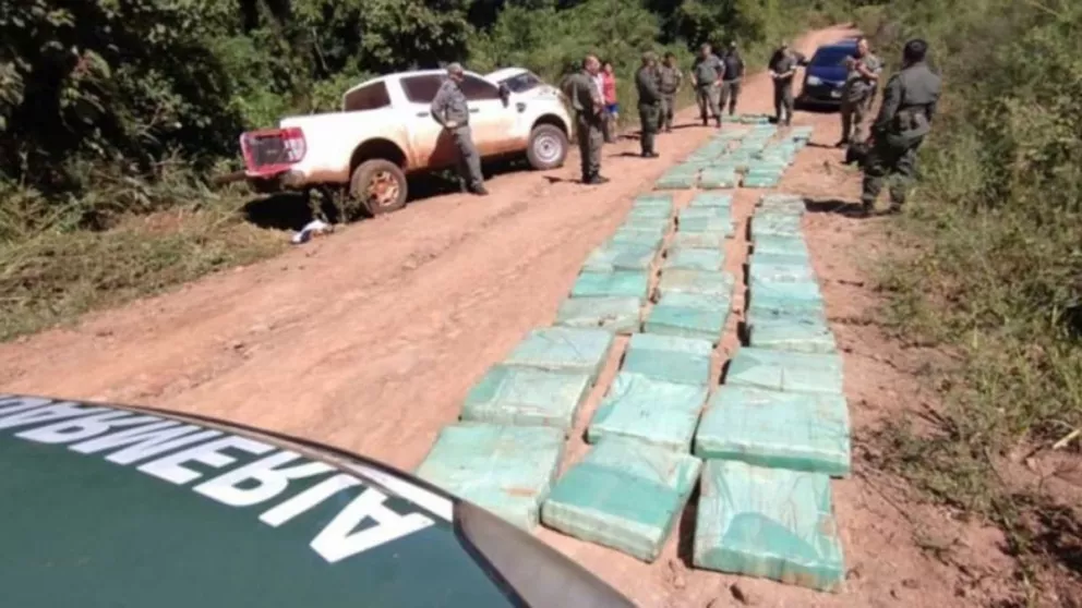 Gendarmería secuestró más de tres mil kilos de droga