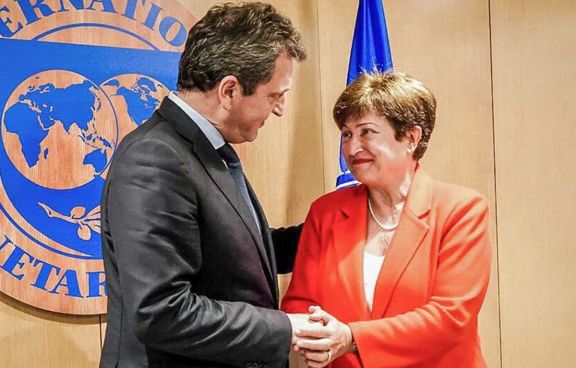 Acuerdo con el FMI: flexibilización de metas y nuevo desembolso