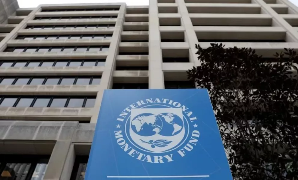 El staff del FMI redujo en USD 3.500 millones la meta de reservas del Banco Central para fin de marzo