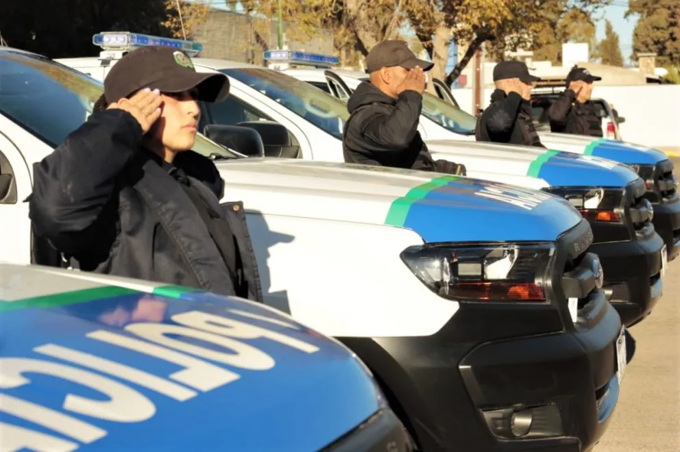 El Gobierno Provincial entregó 16 móviles 0 km a la Policía del Chubut