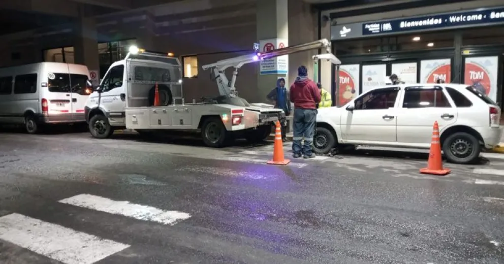 Conductor de Uber se “atrincheró” dentro del auto para que no se lo secuestren