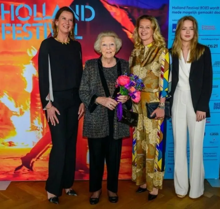 Look de la Beatriz de Holanda