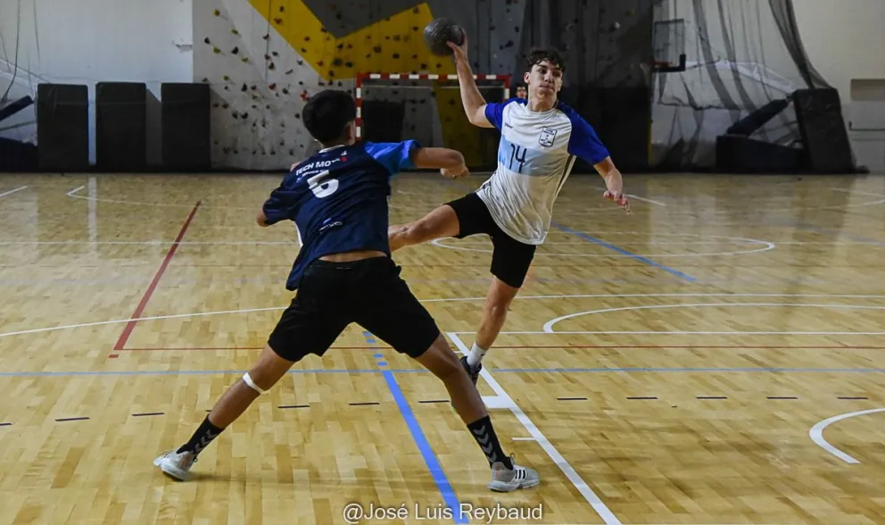  Soyem ganó un intenso partido en el Handball local