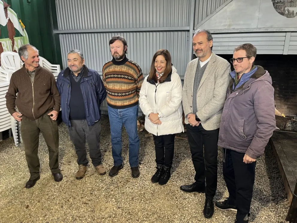 Productores de Bariloche y Osorno fortalecen vínculos comerciales