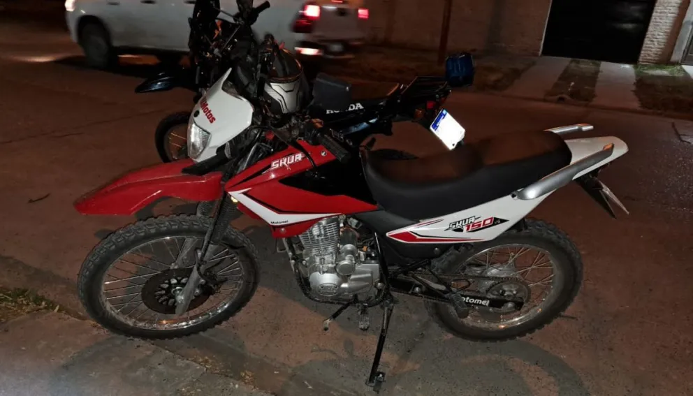 Dos sujetos que circulaban en una moto fueron demorados por portar estupefacientes