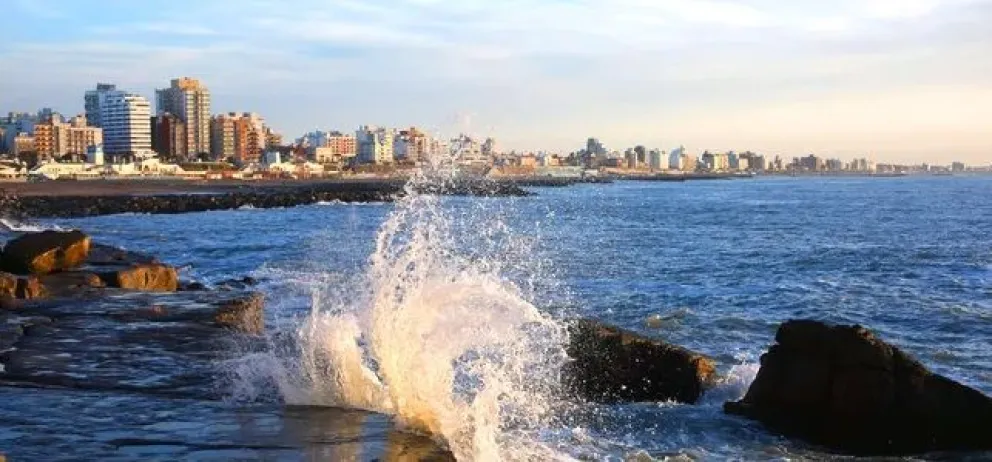 En abril la temperatura del agua de mar promedió los 17,7 grados
