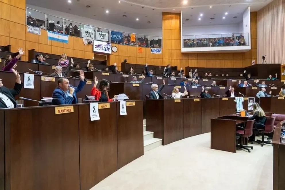 Se convirtió en ley: docentes y estatales no pagarán ganancias