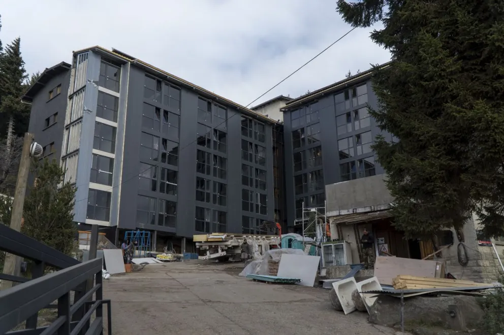 Tras 20 años cerrado, ¿cuál será el destino del edificio del hotel Vuriloche?