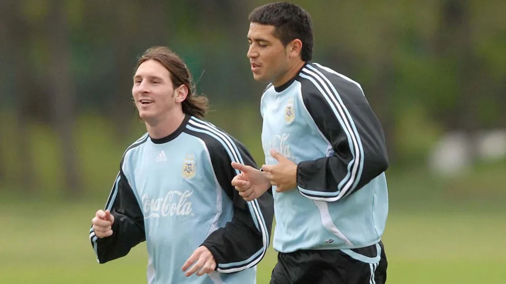 Sale a la luz un desopilante video de Lionel Messi y Riquelme con la selección argentina