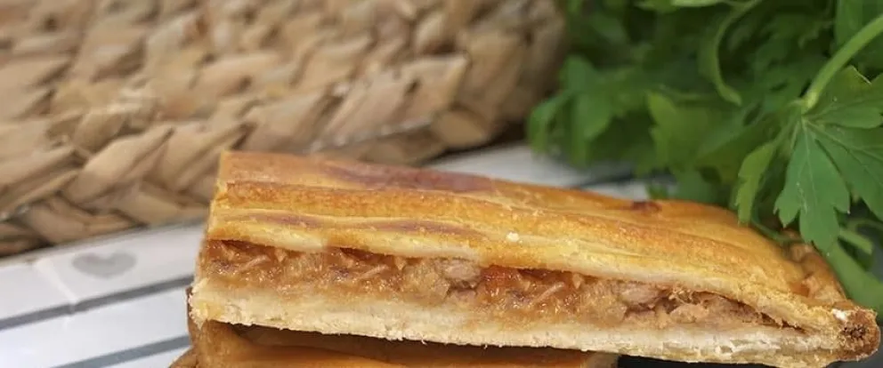 La mejor receta de tarta de atún: Simple, deliciosa y llena de color