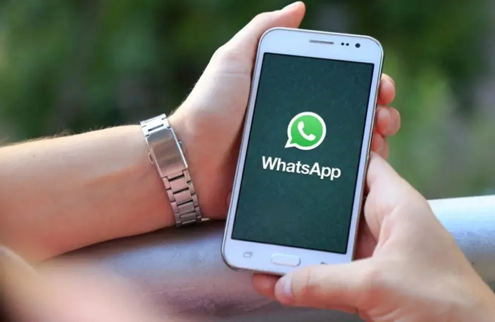 Cómo hacer para cambiar el color del texto en WhatsApp