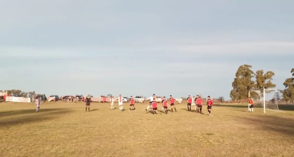La 14 sacó ventaja en la cuarta fecha del Fútbol Rural Recreativo 