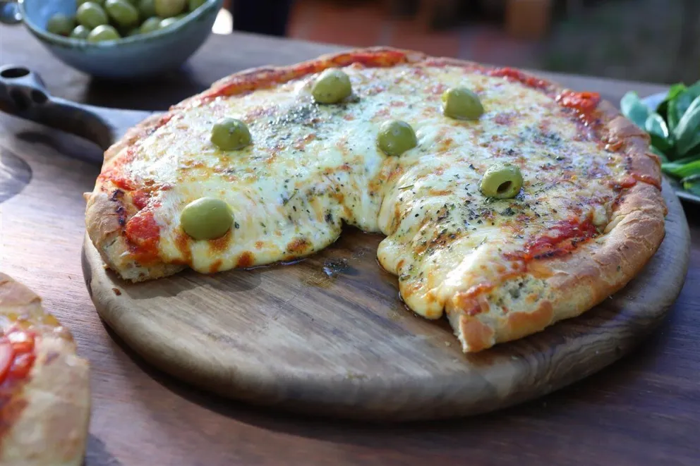 Insólito: fue a comer a un restaurante, pidió llevarse las sobras y se las quisieron cobrar