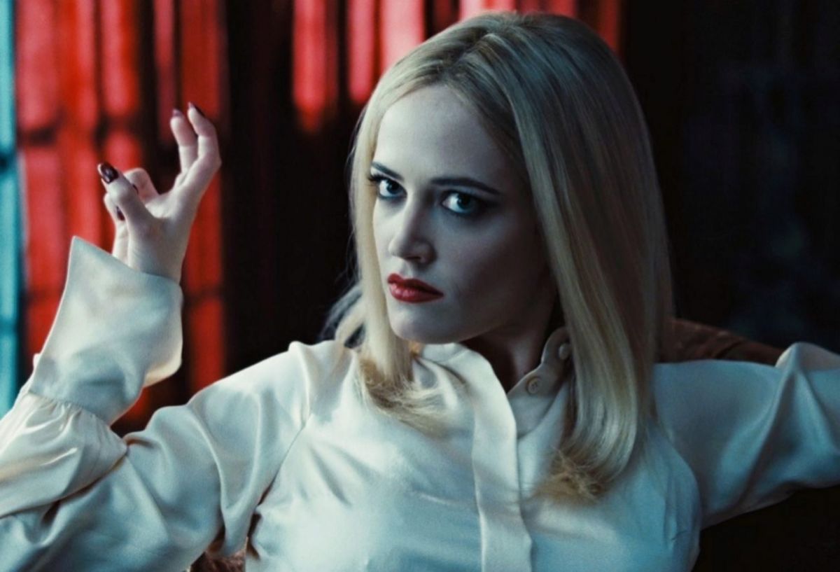 Crítica de "Sombras Tenebrosas", Tim Burton y otra familia muy normal